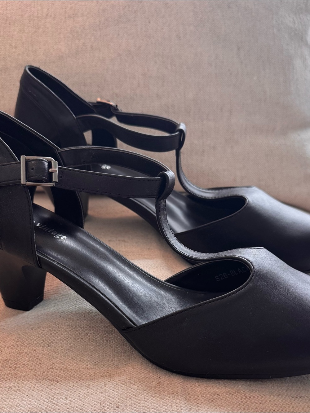 Unique Vintage 1920s Black Leatherette Closed Toe T-Strap Roxy Pumps in Black - Picture 6 of 12